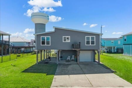 Blue Breezes vacation rental in Jamaica Beach, TX – photo 4
