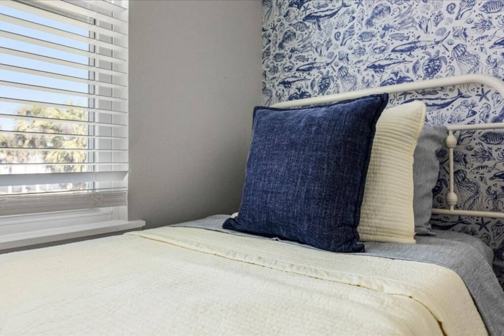 Blue Breezes vacation rental in Jamaica Beach, TX – photo 12