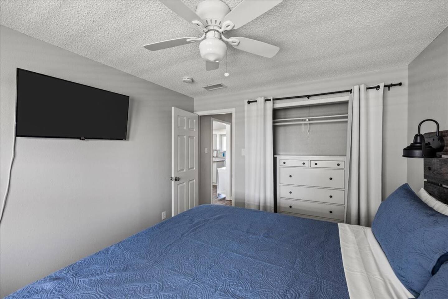 Blue Breezes vacation rental in Jamaica Beach, TX – photo 37